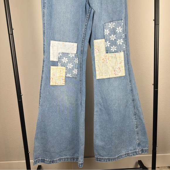 Wrangler x Billabong Jean Size 29 Bell Bottom Flare Floral Patchwork Hippie Boho - Picture 6 of 14